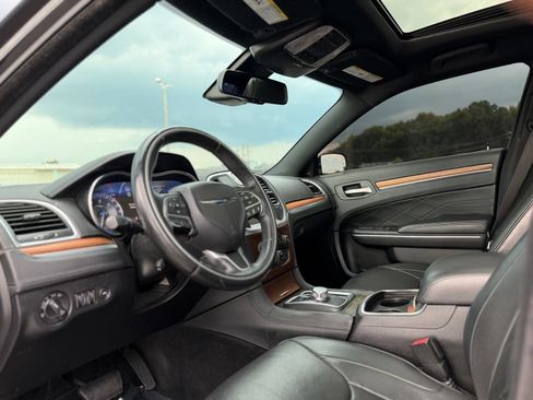 Used 2015 Chrysler 300 C Platinum w/ Harman/Kardon Audio Group RWD image 13