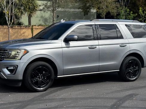 Used 2020 Ford Expedition Limited image 6