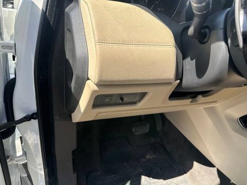 Used 2018 Land Rover Range Rover Evoque SE Premium AWD/4WD image 27