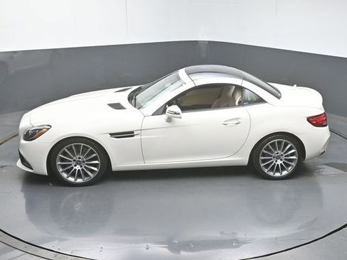 Used 2019 Mercedes-Benz SLC 300 image 41