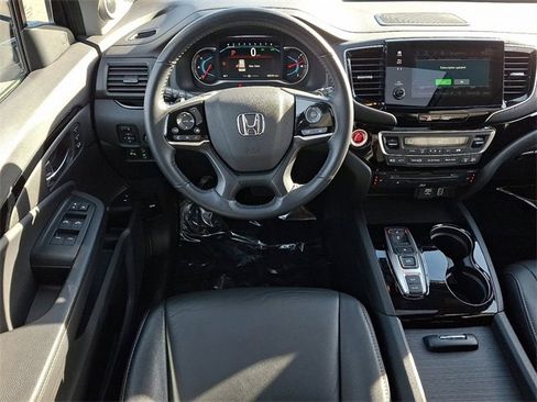 Certified 2022 Honda Pilot Touring image 11