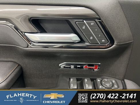 Used 2025 GMC Sierra 1500 AT4 w/ Technology Package AWD/4WD image 22