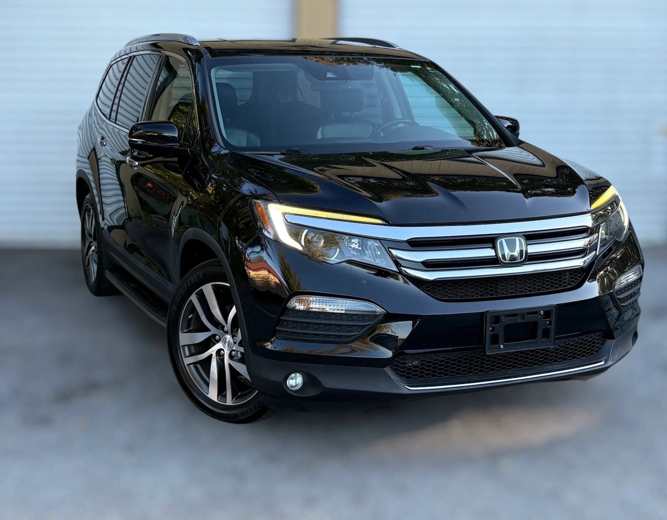 Used 2016 Honda Pilot Touring image 2