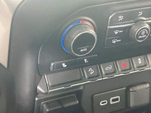 Used 2021 Chevrolet Silverado 1500 LT Trail Boss image 19