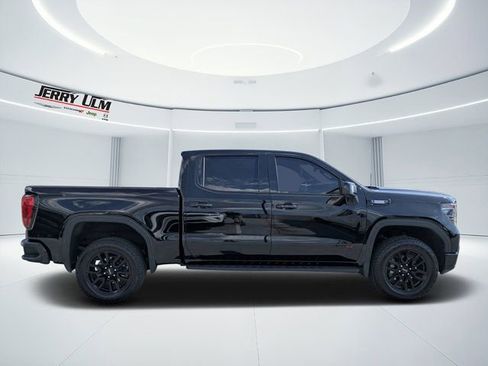 Used 2025 GMC Sierra 1500 AT4 w/ AT4 Premium Package AWD/4WD image 2