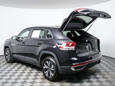 Certified 2025 Volkswagen Atlas Cross Sport SE FWD image 30