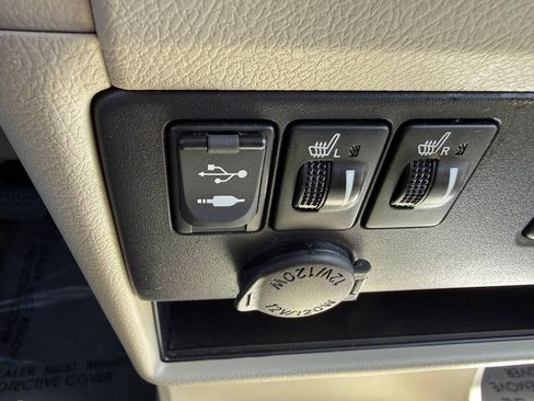Used 2017 Toyota Sienna XLE w/ XLE Navigation Package AWD/4WD image 70