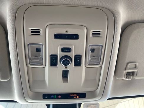 Used 2022 GMC Yukon XL Denali image 34