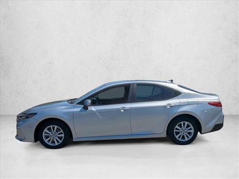 Used 2025 Toyota Camry LE FWD image 9