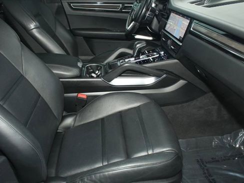 Used 2019 Porsche Cayenne Turbo image 27