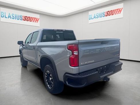Used 2023 Chevrolet Silverado 1500 ZR2 w/ Technology Package AWD/4WD image 5