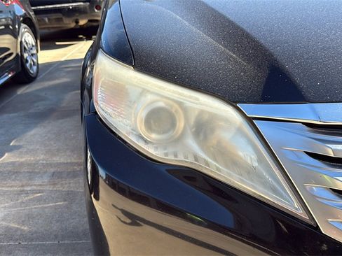 Used 2011 Toyota Avalon Limited image 8