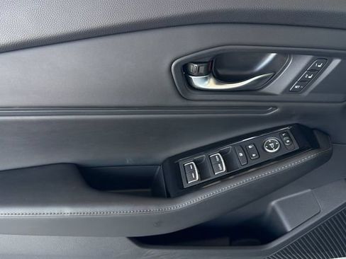 Used 2023 Honda Accord Touring image 12