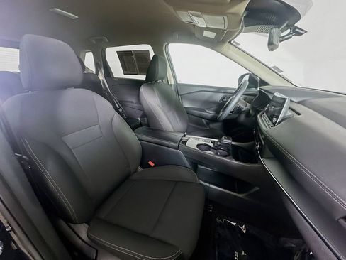 Used 2024 Nissan Rogue S image 12