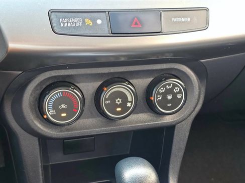 Used 2015 Mitsubishi Lancer ES FWD image 23
