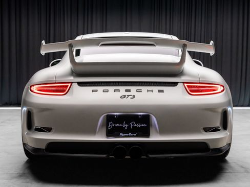 Used 2015 Porsche 911 GT3 w/ Sound Package Plus RWD image 33