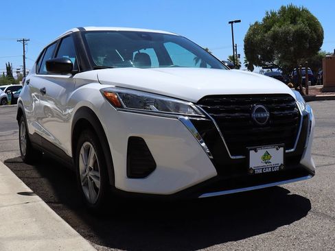 Used 2023 Nissan Kicks S FWD image 18