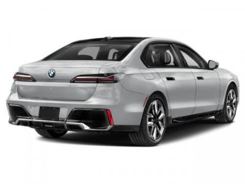 Used 2023 BMW 740i w/ Parking Assistance Package RWD image 2