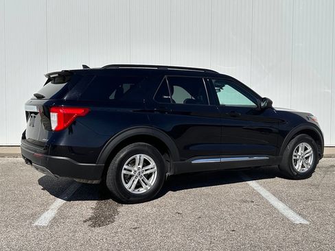 Certified 2022 Ford Explorer XLT w/ Equipment Group 202A AWD/4WD image 6