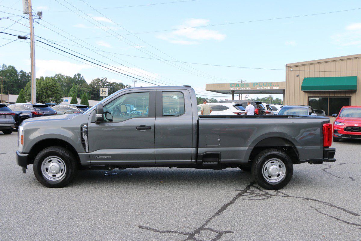 Used 2026 Ford F250 XL RWD image 2