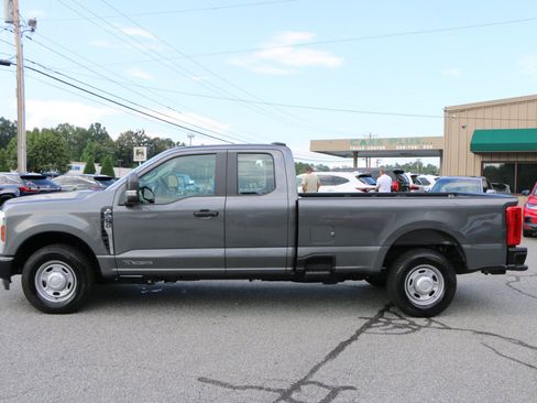 Used 2026 Ford F250 XL RWD image 2