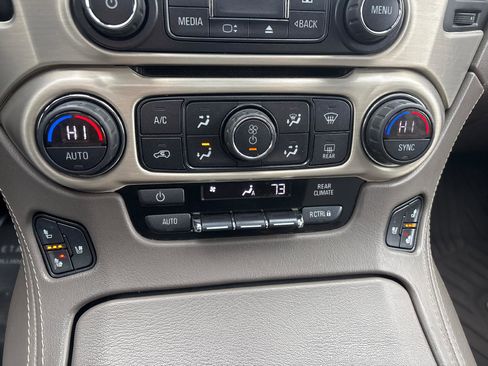 Used 2020 GMC Yukon XL Denali w/ Denali Premium Package image 24