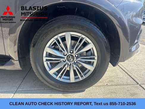 Used 2024 INFINITI QX80 Luxe AWD/4WD image 3