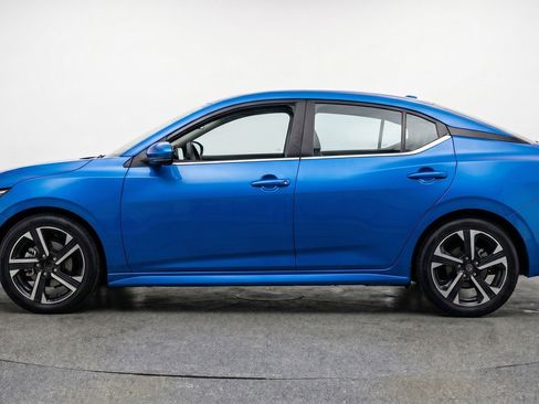 Used 2025 Nissan Sentra SV FWD image 5