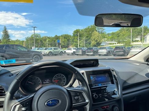 Used 2018 Subaru Crosstrek 2.0i Premium AWD/4WD image 2