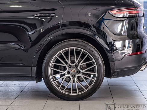 Used 2022 Porsche Cayenne image 7