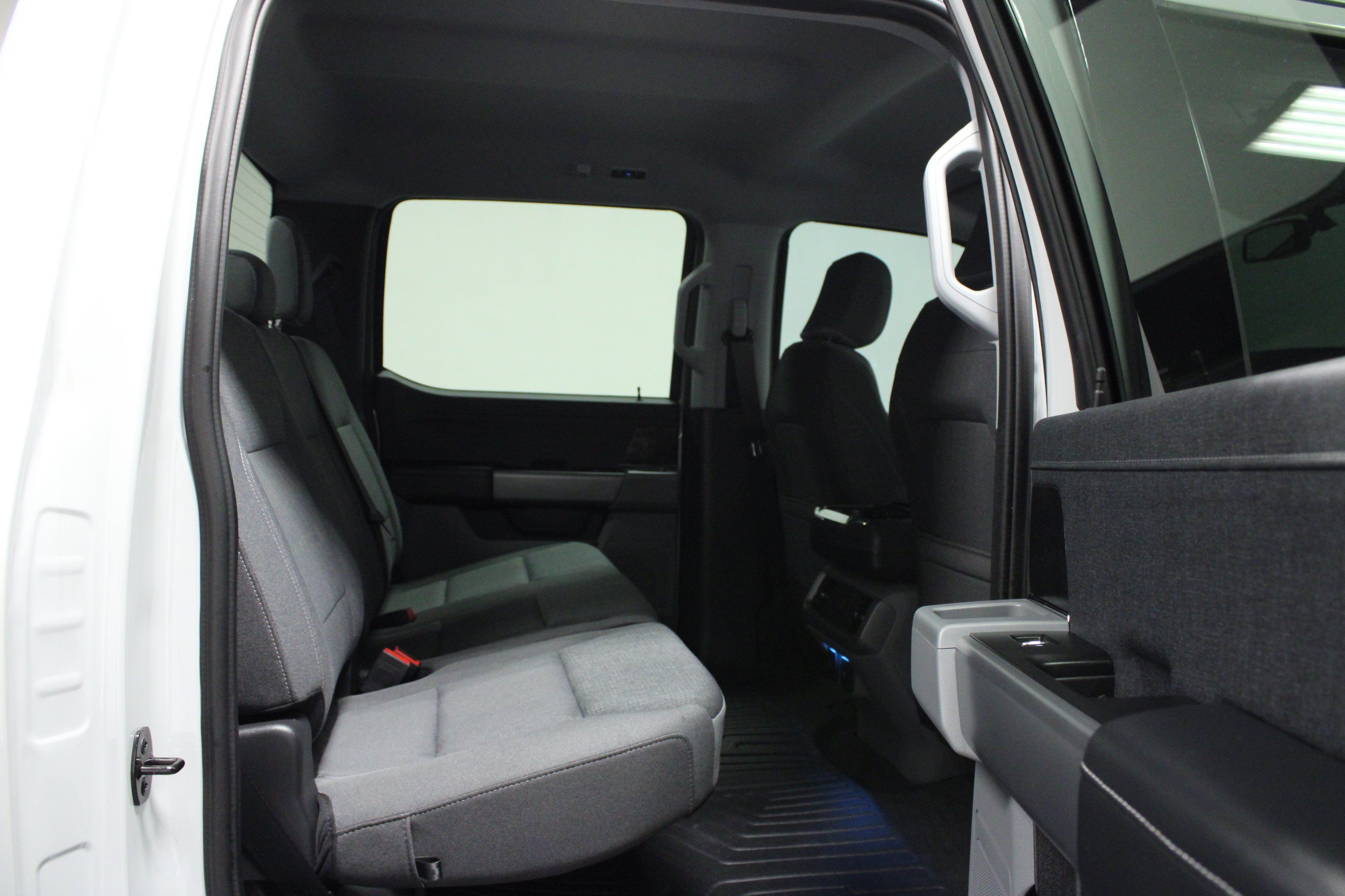 Used 2024 Ford F150 Lightning XLT AWD/4WD image 15