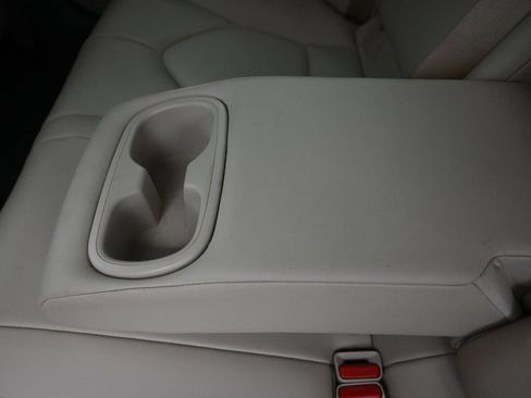 Used 2020 Toyota Camry XLE FWD image 17