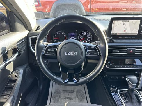 Used 2023 Kia Seltos Nightfall Edition image 6
