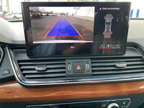 Used 2021 Audi Q5 2.0T Premium image 17