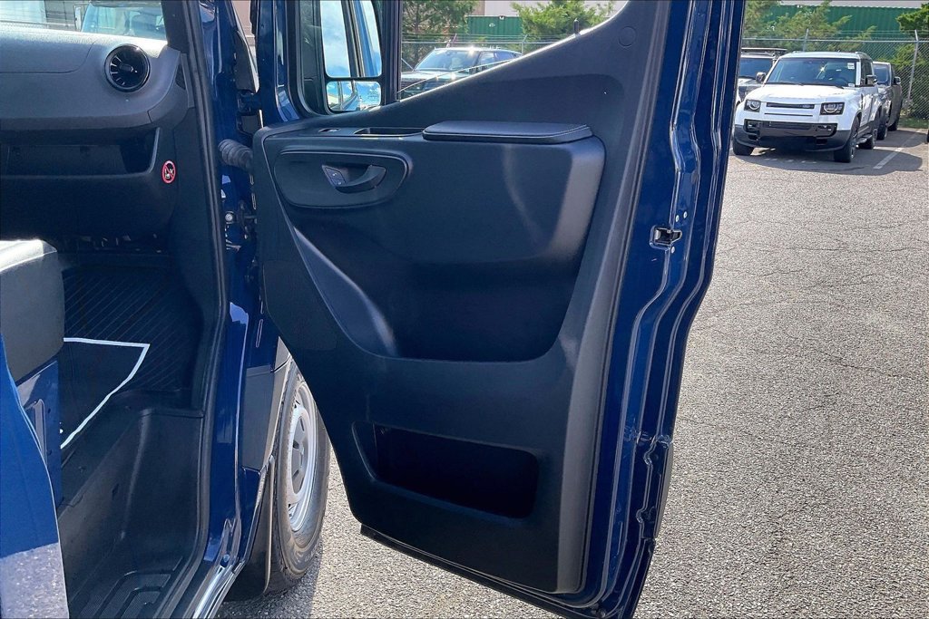 Used 2024 Mercedes-Benz Sprinter 2500 image 15