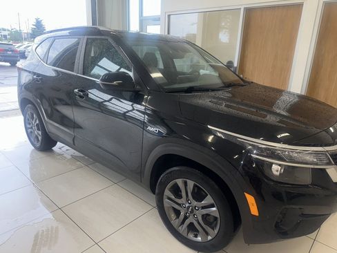 Used 2022 Kia Seltos S AWD/4WD image 18