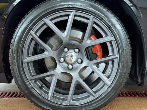 Used 2016 Dodge Challenger R/T RWD image 8