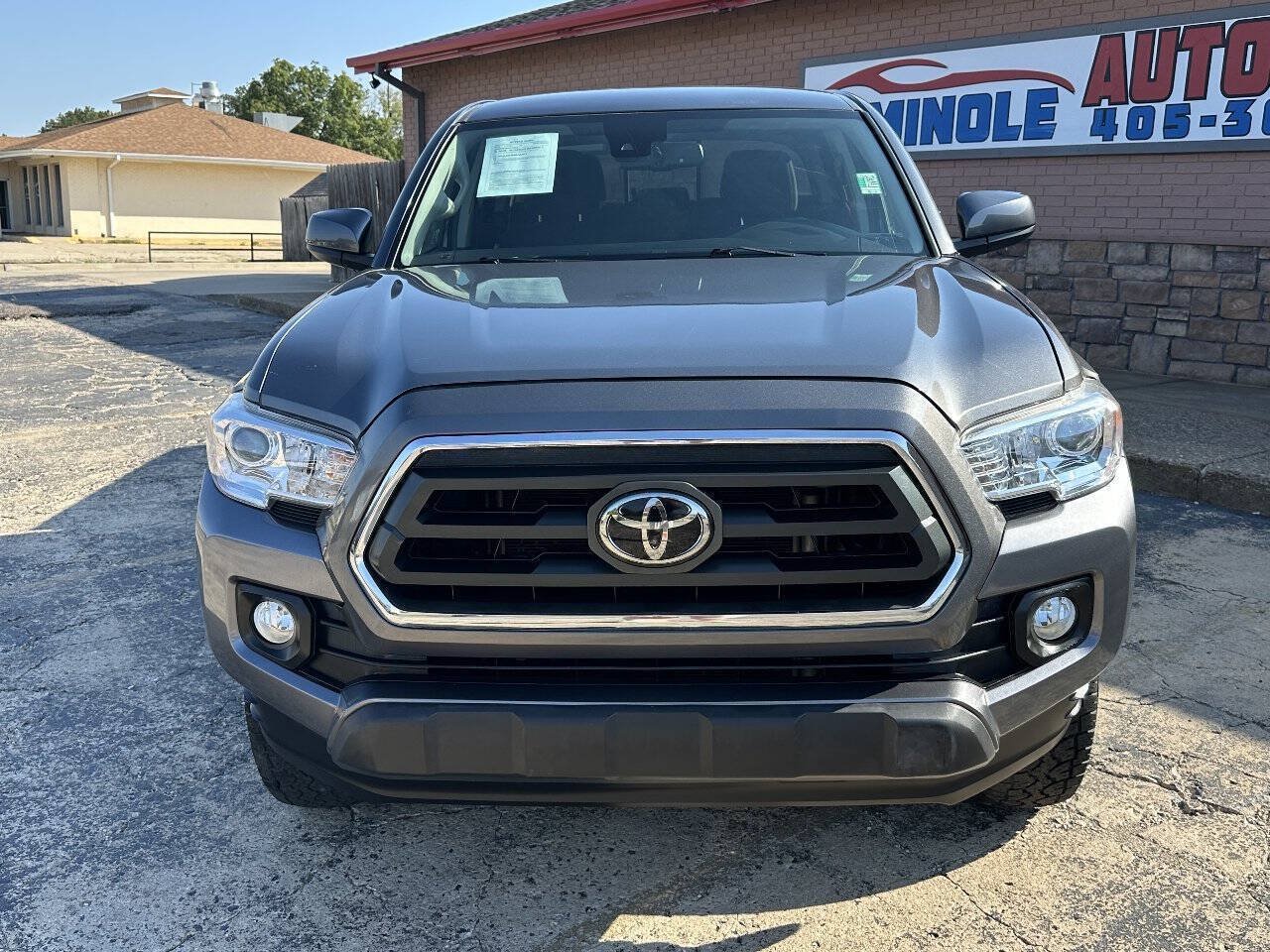 Used 2021 Toyota Tacoma SR5 AWD/4WD image 3