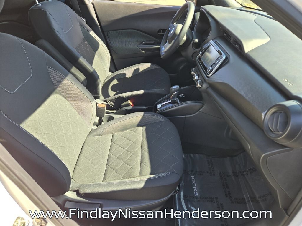 Used 2018 Nissan Kicks S FWD image 15