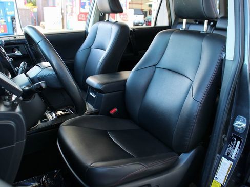 Used 2023 Toyota 4Runner TRD Off-Road Premium w/ Off Road Premium Plus Package image 15