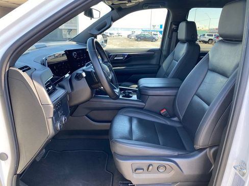 Used 2025 Chevrolet Tahoe LT RWD image 30