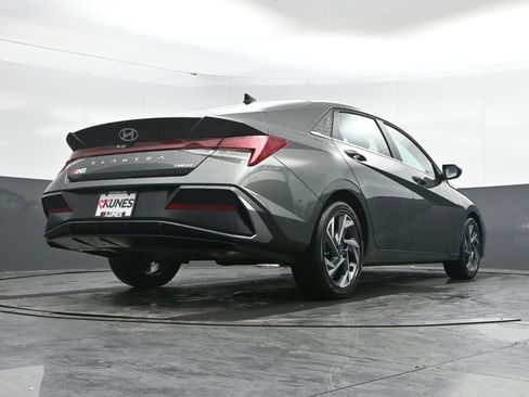 New 2026 Hyundai Elantra Limited image 44