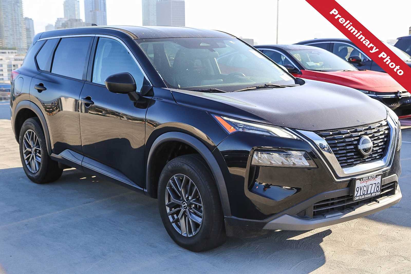 Used 2023 Nissan Rogue S AWD/4WD image 3