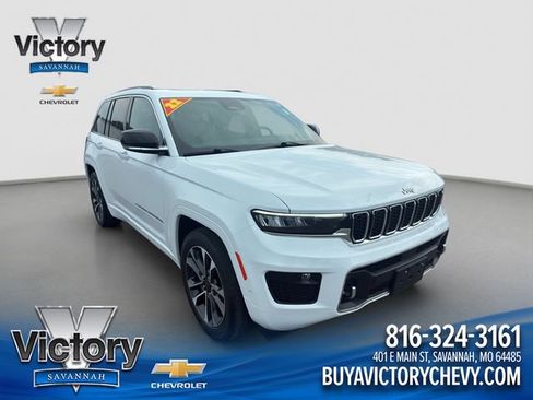 Used 2022 Jeep Grand Cherokee Overland w/ Luxury Tech Group IV AWD/4WD image 1