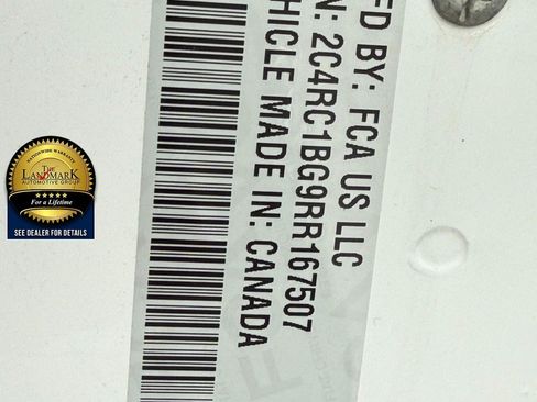 Used 2024 Chrysler Pacifica Touring-L FWD image 23