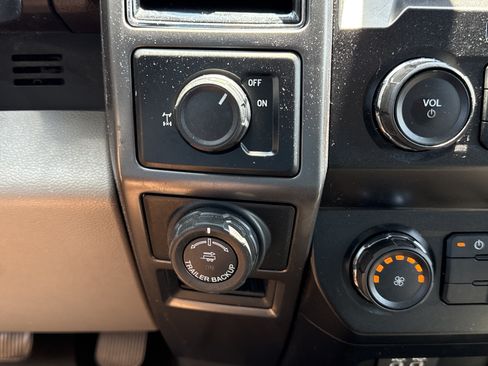 Used 2020 Ford F150 XLT w/ Trailer Tow Package RWD image 17