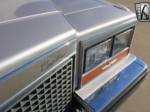 Used 1987 Cadillac Brougham image 10