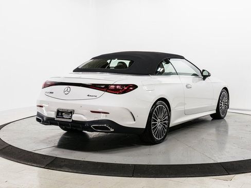 Used 2024 Mercedes-Benz CLE 300 4MATIC Cabriolet image 31