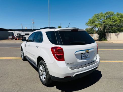 Used 2017 Chevrolet Equinox LT FWD image 4