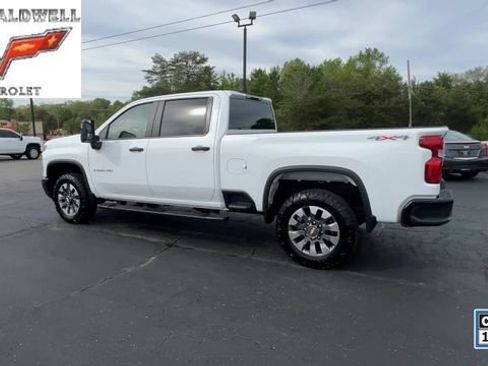 Used 2024 Chevrolet Silverado 2500 Custom AWD/4WD image 6